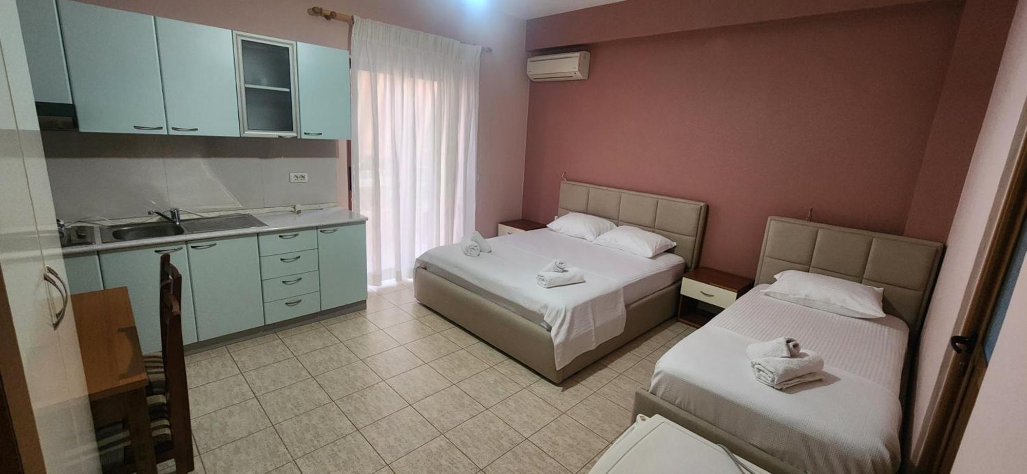 Hotel Vila Danedi Ksamil Esterno foto